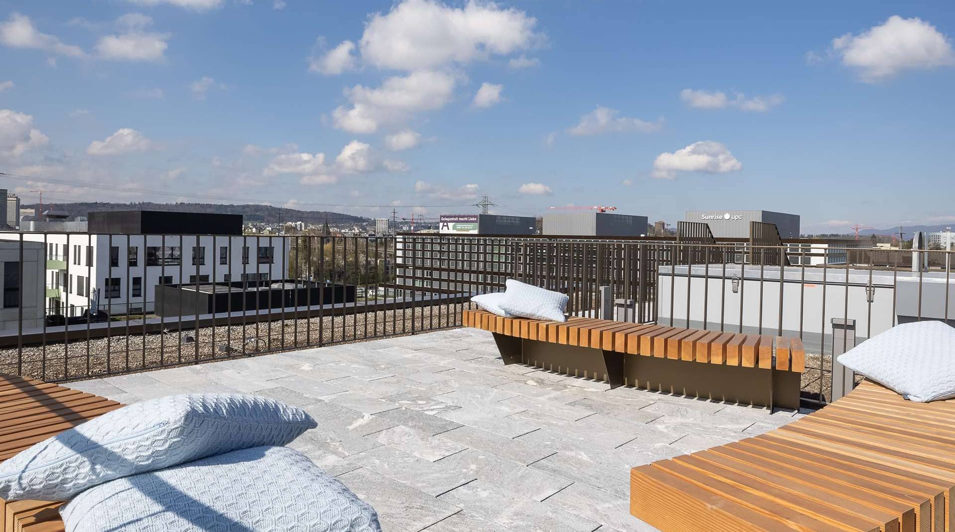 Radisson Hotel and Suites Zurich - Rooftop terrace