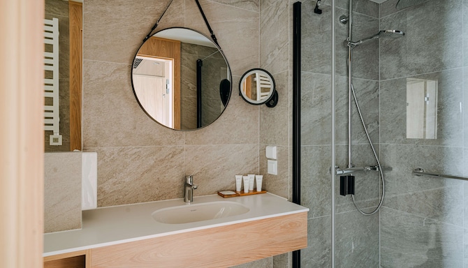 Radisson Hotel Szklarska Poreba - Guest Room bathroom