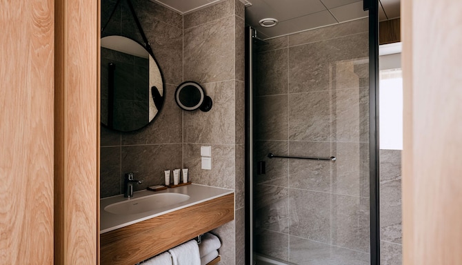 Radisson Hotel Szklarska Poreba - Premium Suite bathroom