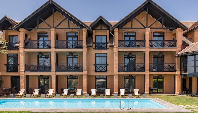 Radisson Hotel Tamboho Waterfront Antananarivo - Pool