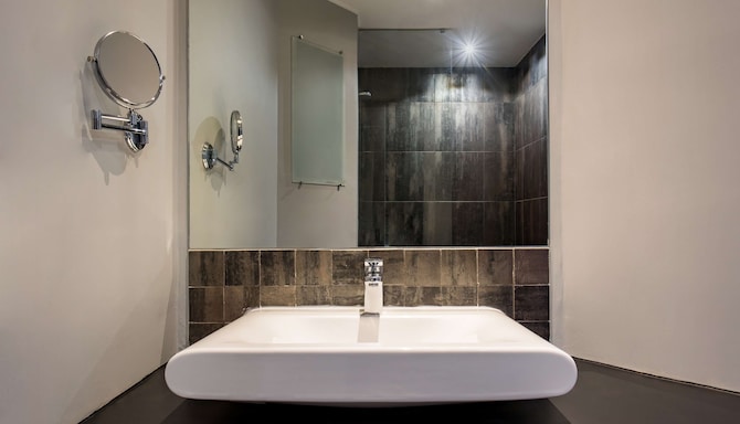 Radisson Hotel Tamboho Waterfront Antananarivo - Гостевая комната с ванной