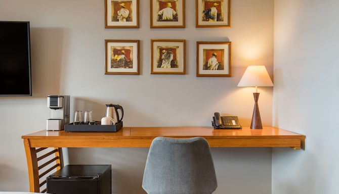 Radisson Hotel Tamboho Waterfront Antananarivo - Premium Room