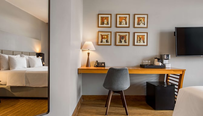 Radisson Hotel Tamboho Waterfront Antananarivo - Premium Room Lake View and Balcony