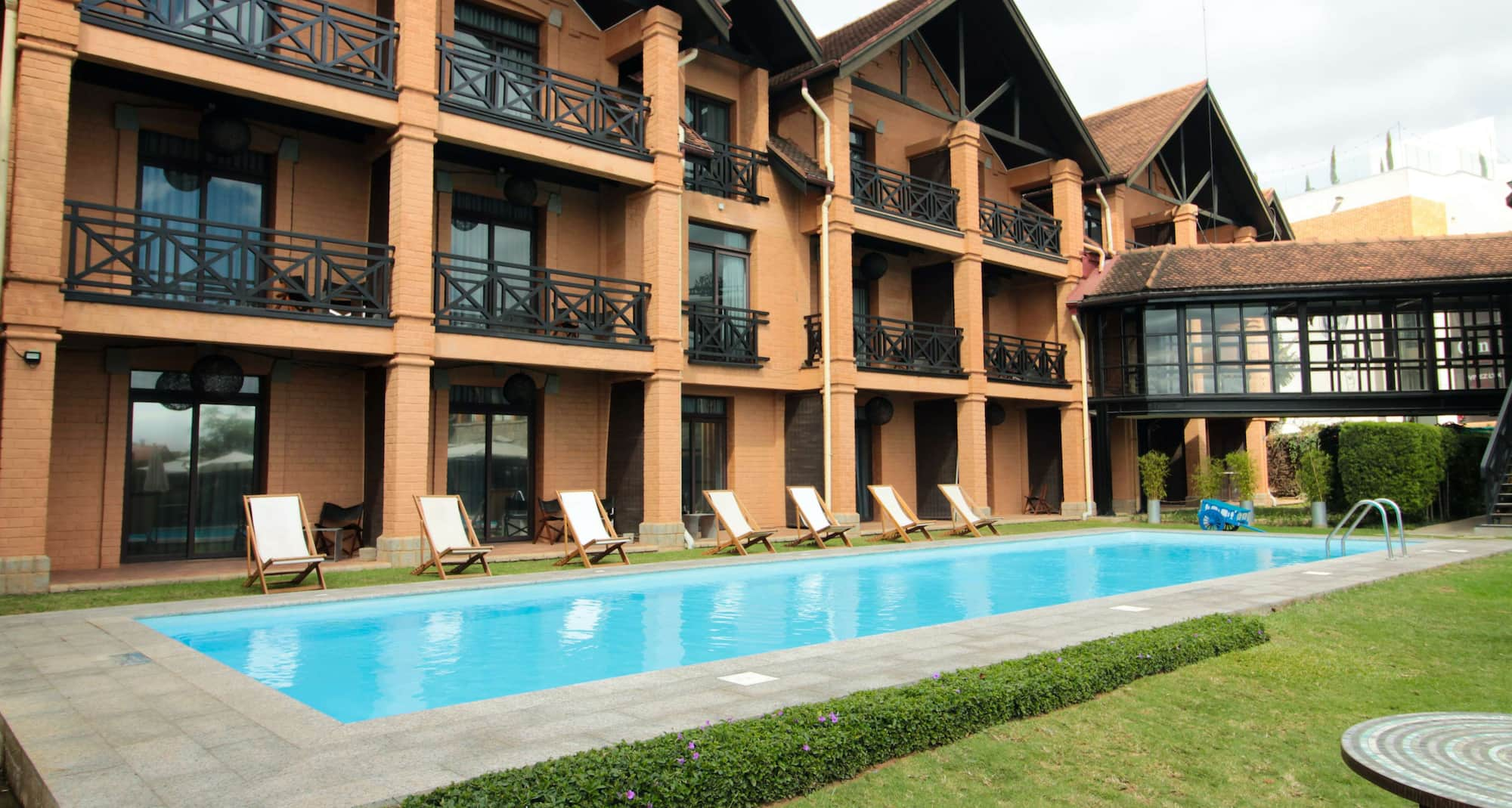 Radisson Hotel Tamboho Waterfront Antananarivo - Piscina