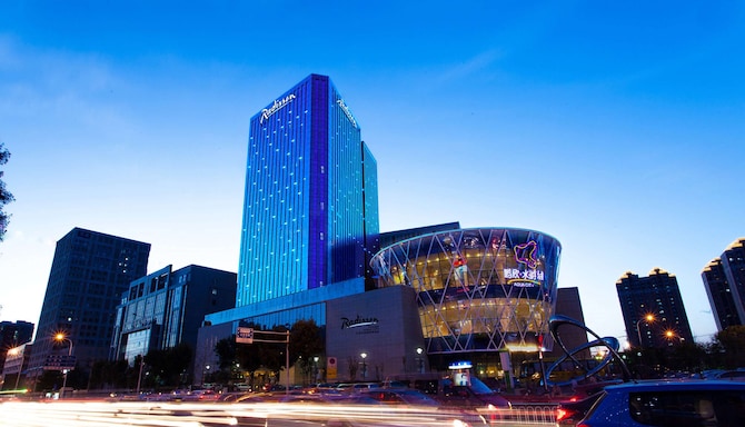 Radisson Hotel Tianjin Aqua City - Esterno di sera
