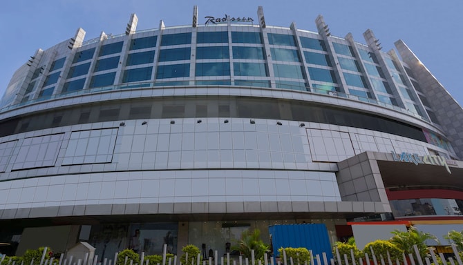 Radisson Hotel Udaipur - Exterior