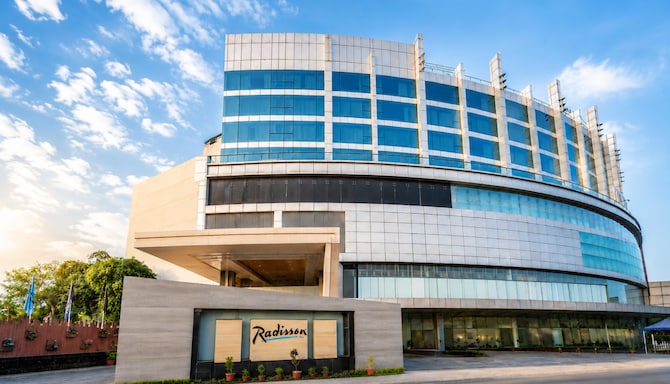 Radisson Hotel Udaipur - Dış Görünüm