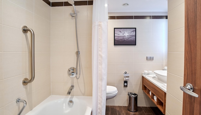 Radisson Hotel Ulyanovsk - Гостевая комната с ванной