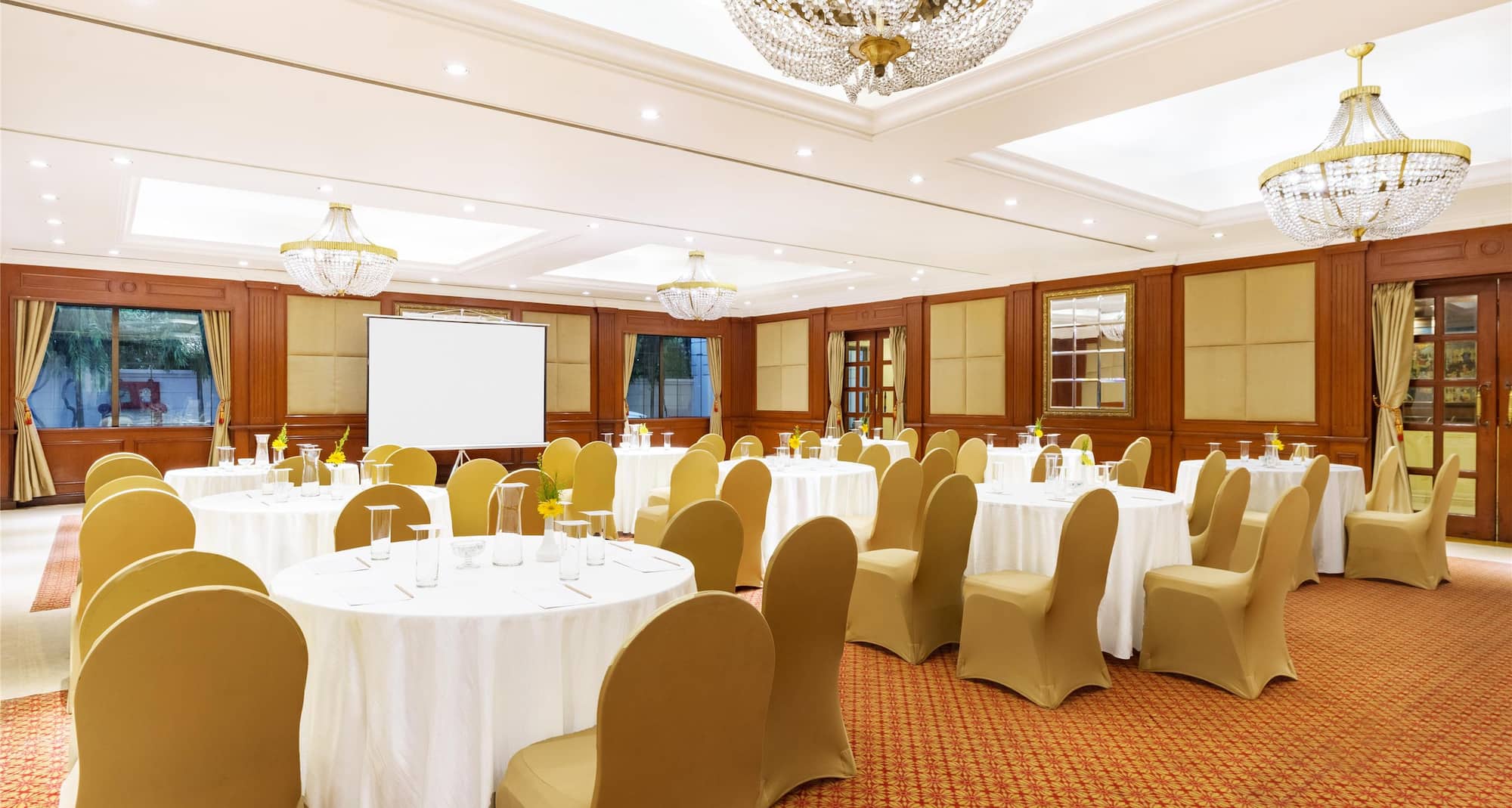 Radisson Hotel Varanasi - Jasmine - Cluster Seating