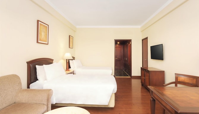 Radisson Hotel Varanasi - Business Twin Bedroom