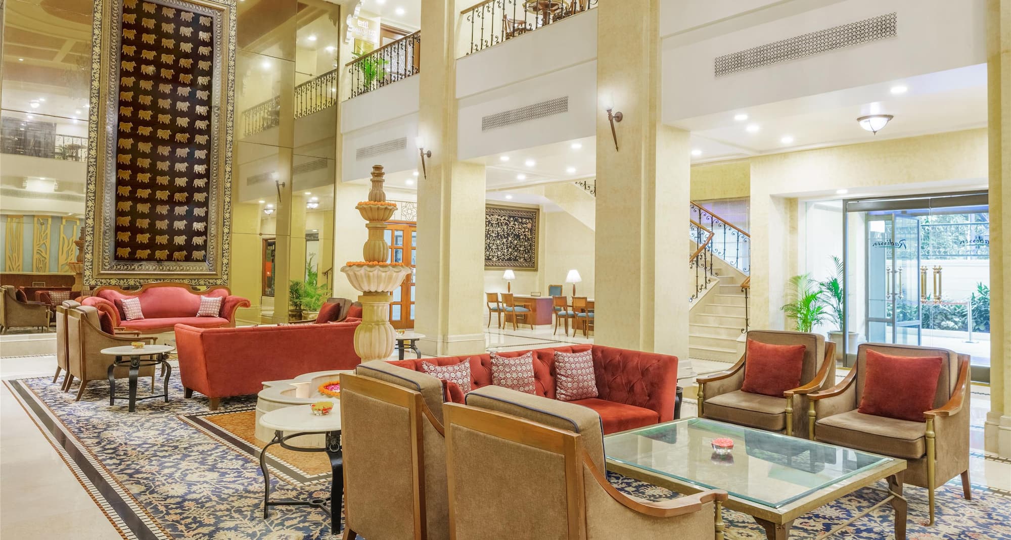 Radisson Hotel Varanasi - Lobby