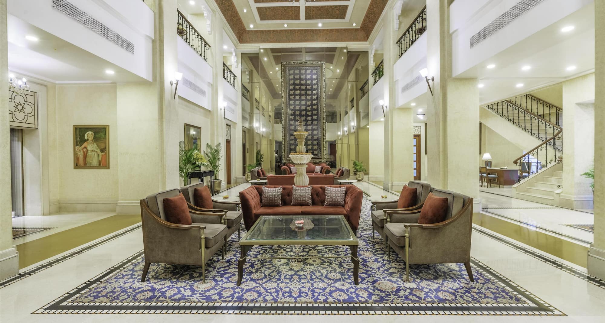 Radisson Hotel Varanasi - Lobby
