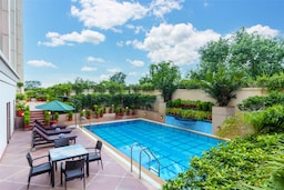 Radisson Hotel Varanasi - Swimming Pool