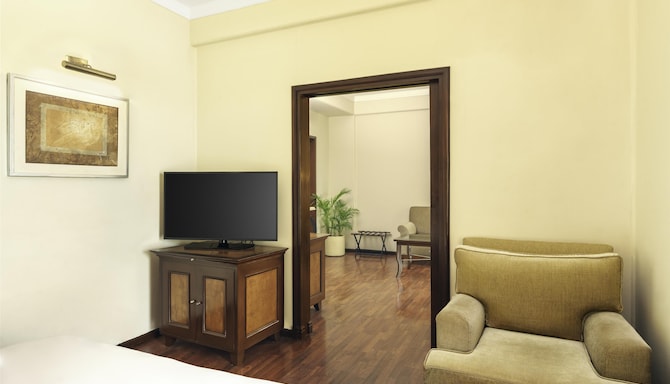 Radisson Hotel Varanasi - Suite Connection