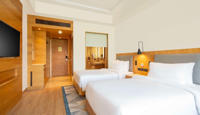 Radisson Hotel Vrindavan - Premium Room with temple view