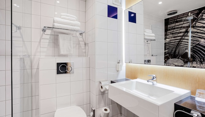 Radisson Hotel York - Wanna w pokoju gościnnym