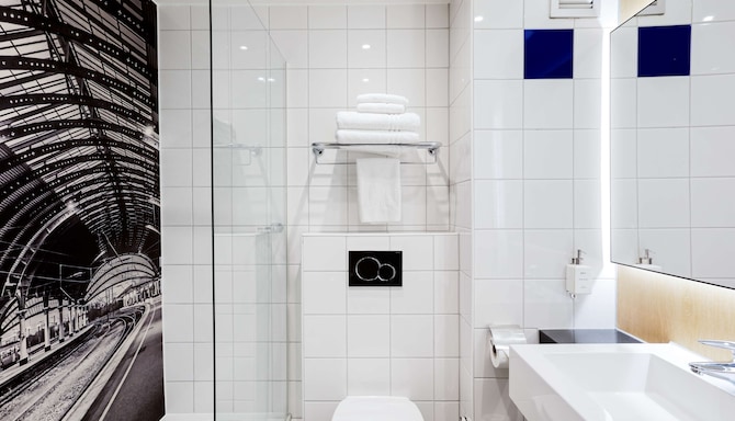 Radisson Hotel York - Wanna w pokoju gościnnym