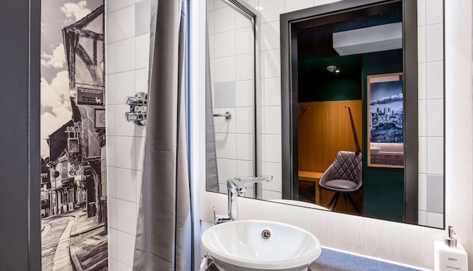 Radisson Hotel York - Wanna w pokoju gościnnym