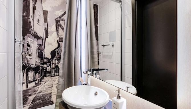 Radisson Hotel York - Wanna w pokoju gościnnym