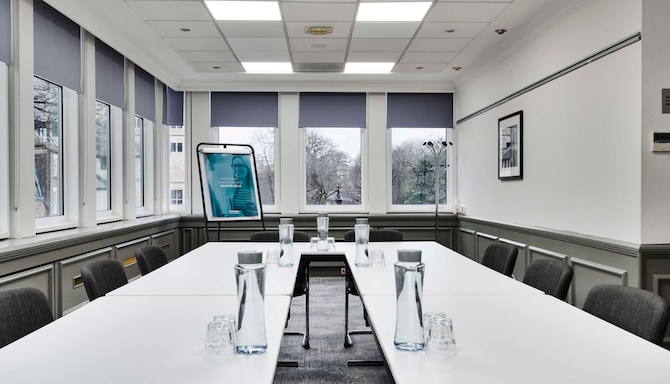 modern-and-flexible-meeting-and-event-spaces-radisson-hotel-york