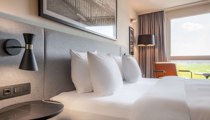 Radisson Hotel Zurich Airport - Guest room