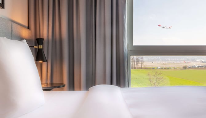 Radisson Hotel Zurich Airport - Guest Room