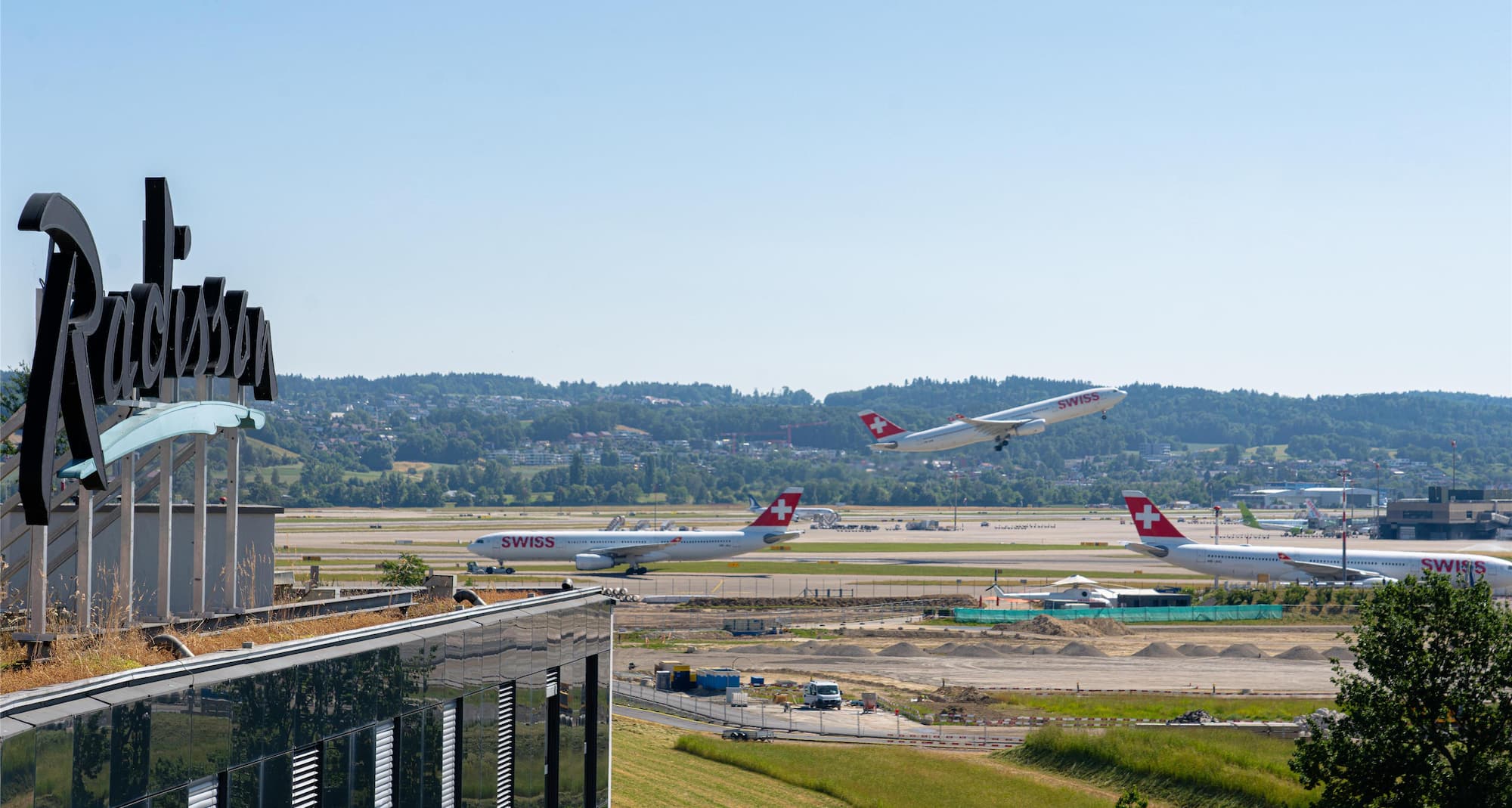 Radisson Hotel Zurich Airport - Zurich Airport - Airfield