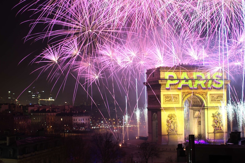 Radisson Blu Hotel Champs Elysées, Paris Arc de Triomphe New Year's Eve fireworks