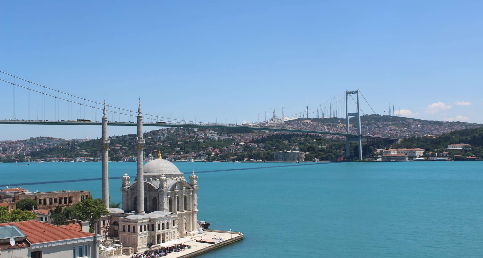 Radisson Blu Bosphorus Hotel, Istanbul - El estrecho del Bósforo se vuelve azul debido al fitoplancton