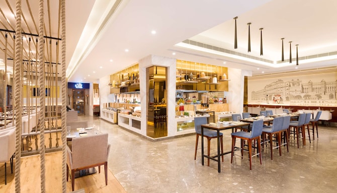 Radisson Jaipur City Center - Breakfast Area