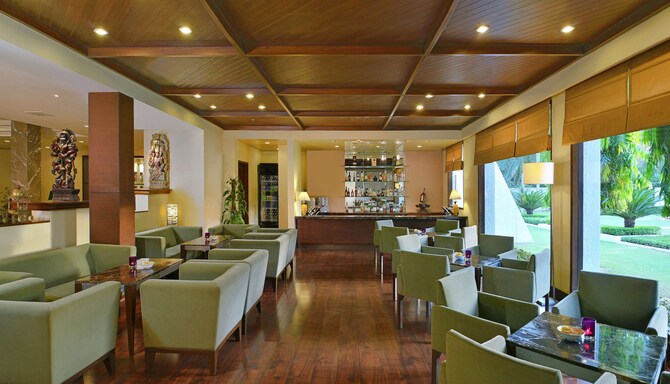 Radisson Jass Khajuraho - Temple Bar
