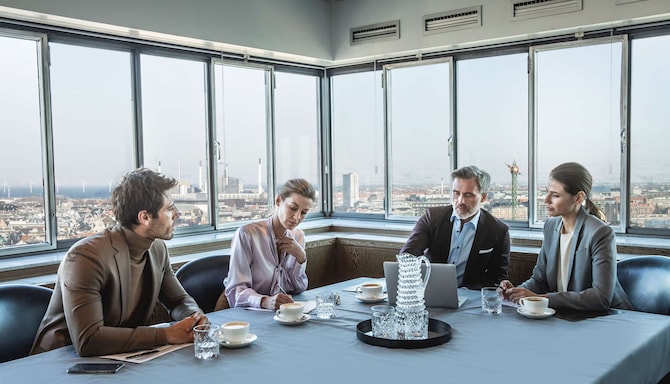 Radisson Meetings - Boardroom meeting