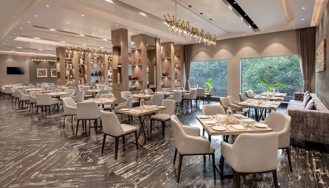 Radisson Mumbai Andheri MIDC - Gallery Cafe - All-day Dining