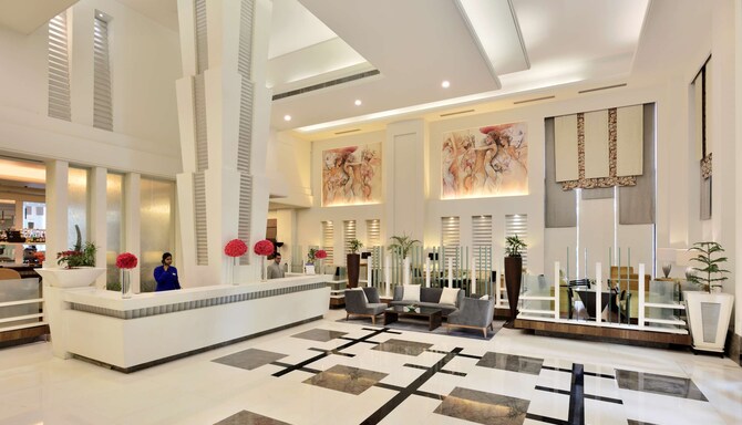 Radisson Noida - Lobby