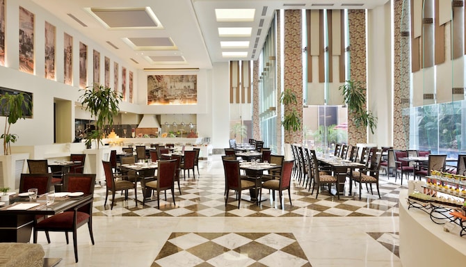 Dine at Radisson Restaurants near Noida Sector 62 | Radisson Hotels