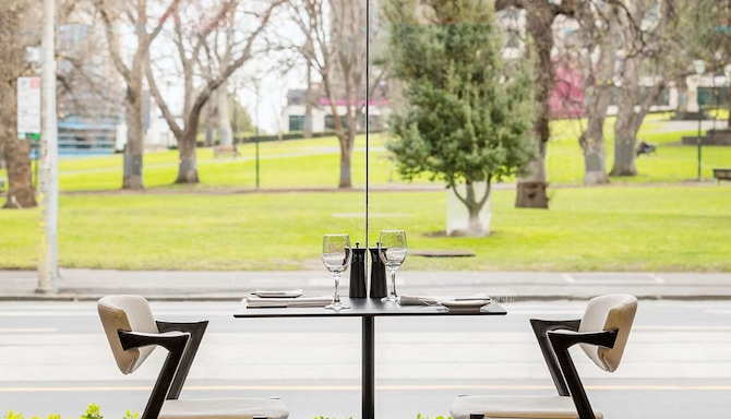 Radisson on Flagstaff Gardens Melbourne - Restaurant