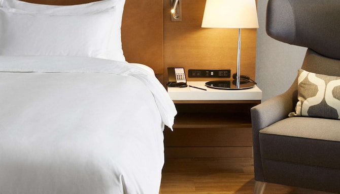 Radisson - Guest room side table