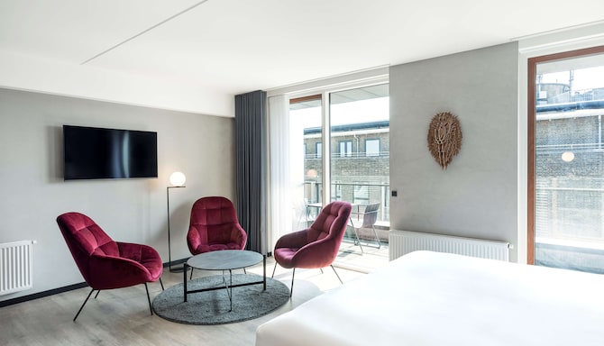 Radisson RED Aarhus - Junior Suite living room