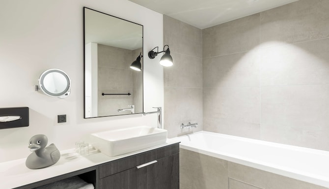 Radisson RED Aarhus - Suite bad