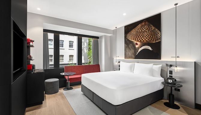 Radisson RED Auckland - Standard Room View