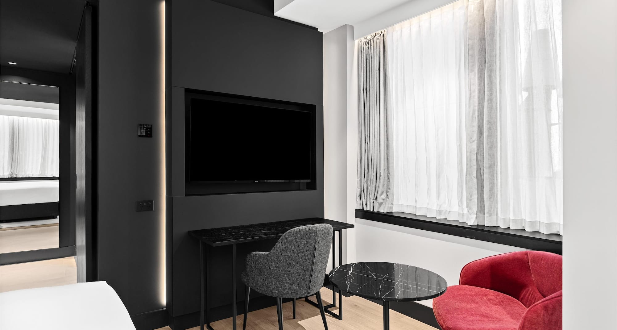 Radisson RED Auckland - Superior Premium Corner Room Desk