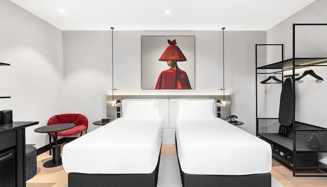 Radisson RED Auckland - Standard Twin Bed