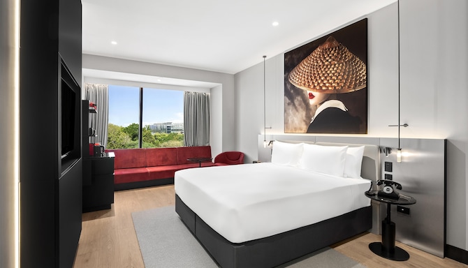 Radisson RED Auckland - Premium Park View