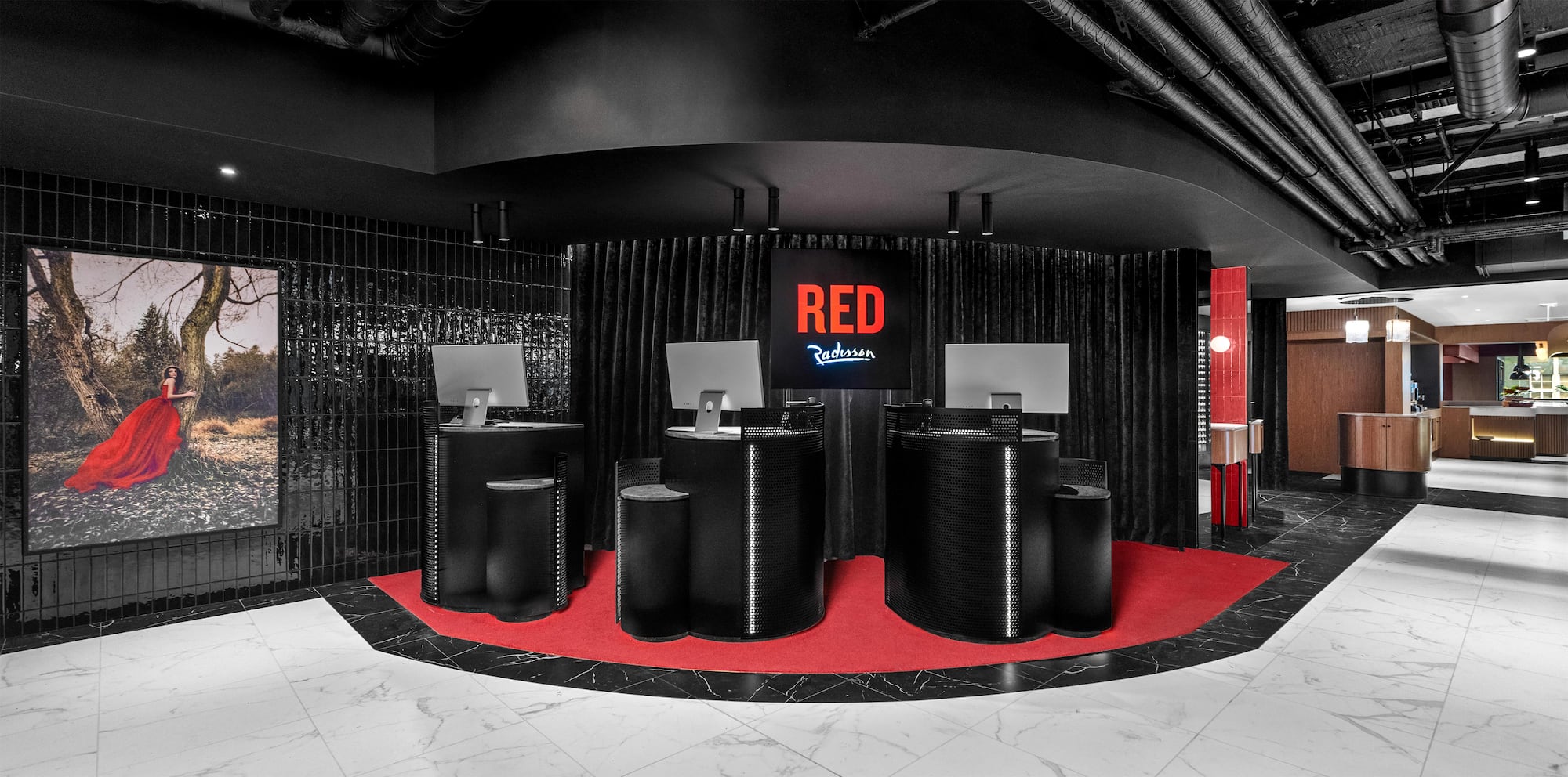 Radisson RED Auckland - Reception