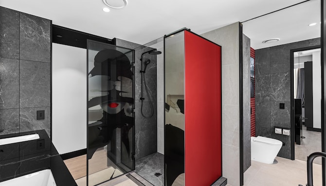 Radisson RED Auckland - Suite Panorama Shower