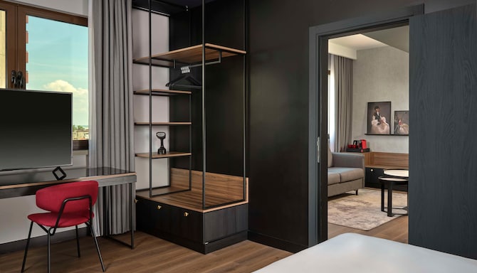 Radisson RED Belgrade - Suita