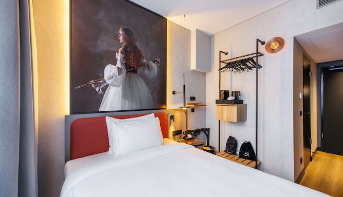 Radisson RED Berlin Kudamm - Single Standard Room