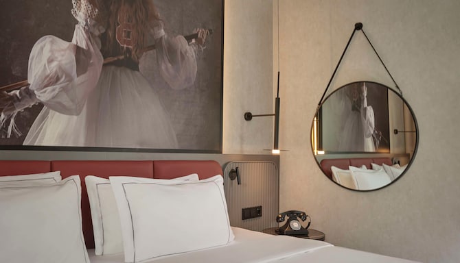 Radisson RED Berlin Kudamm - Standard King Room