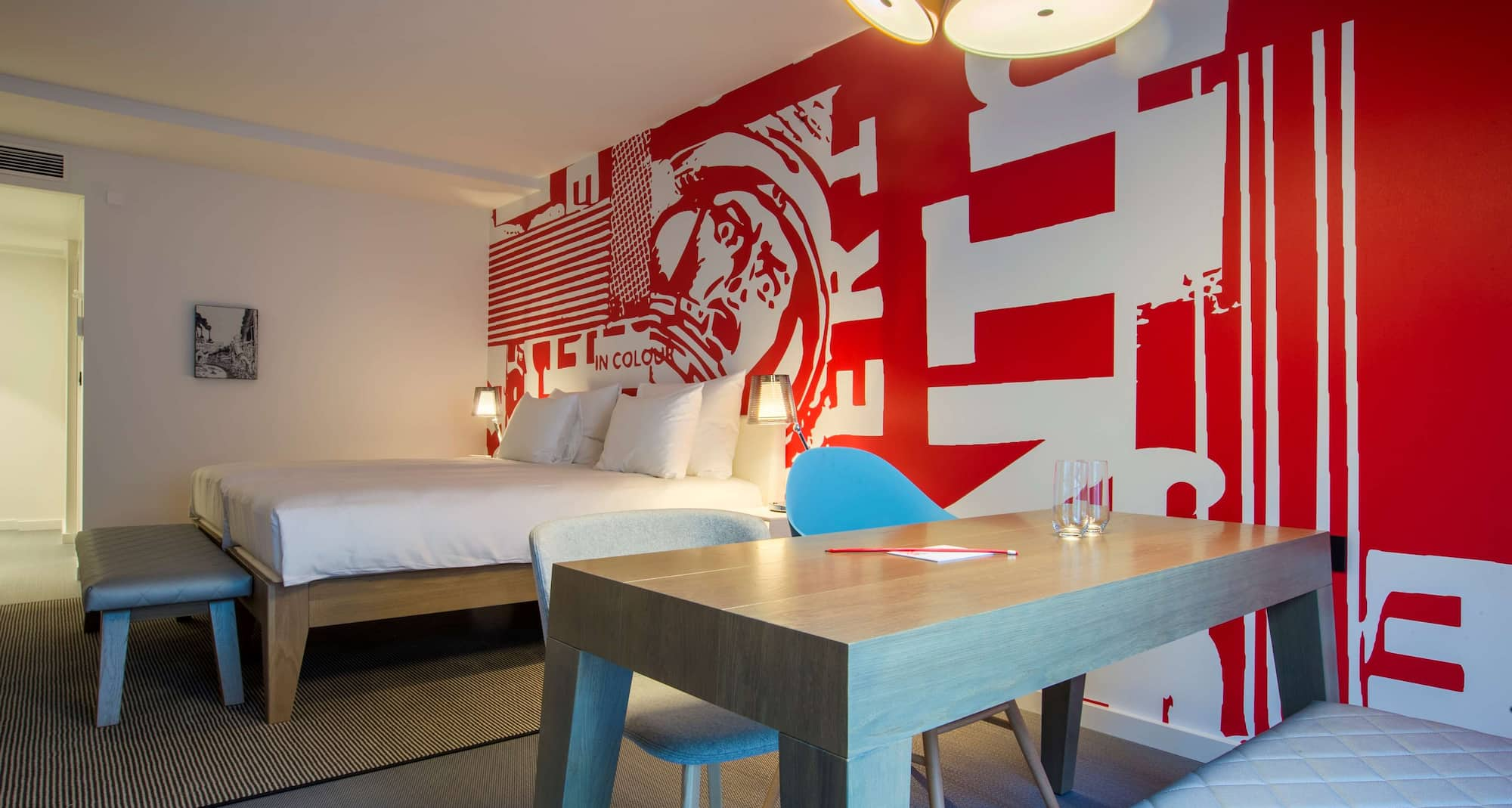 Hotel rooms and suites in Brussels, Belgium | Radisson RED Brussels