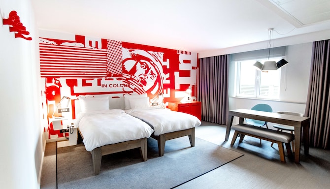 Radisson RED Brussels - Standard Room